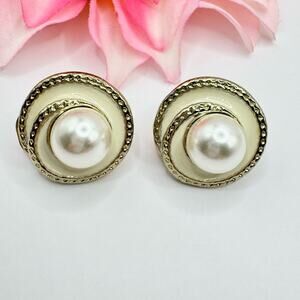 Vintage Faux Pearl Cream Enamel Swirl Clip on Earrings Pearlcore Gold Tone Chic